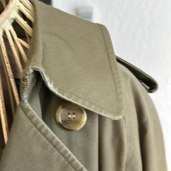 Burberrys trench coat with zip wool insert. This is an authentic vintage item. - Picture 8 of 17